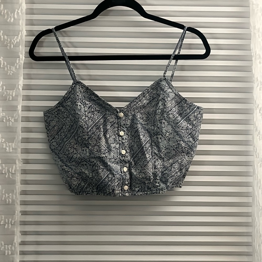 american eagle brand new XS/S (runs kinda big) blue patterned cami tank